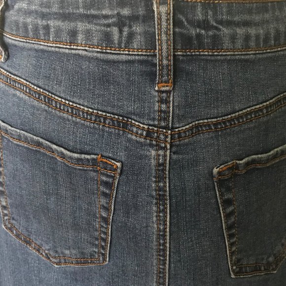 Forever 21 Women's Frayed Denim Mini-skirt - Picture 7 of 8